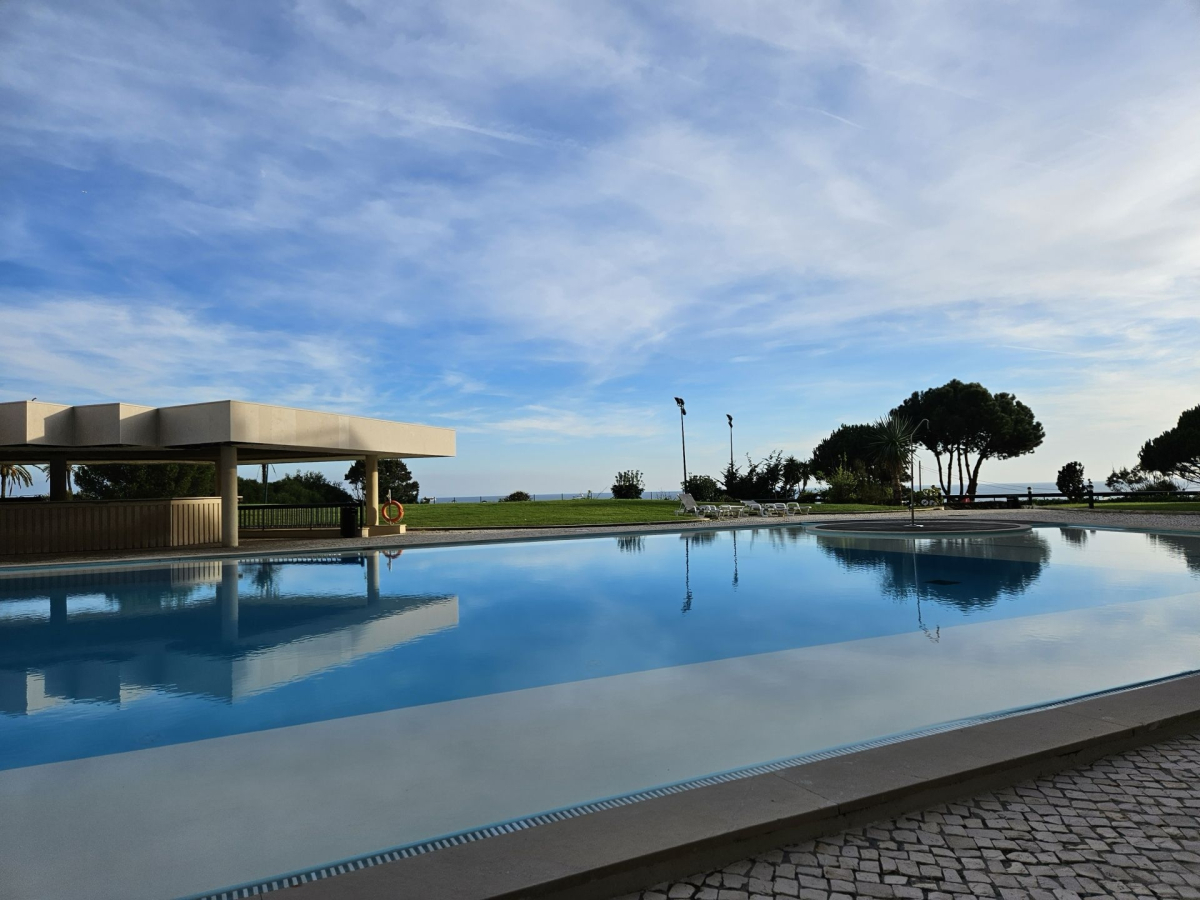 Luxury 1-bedroom residence with sea views in Cascais